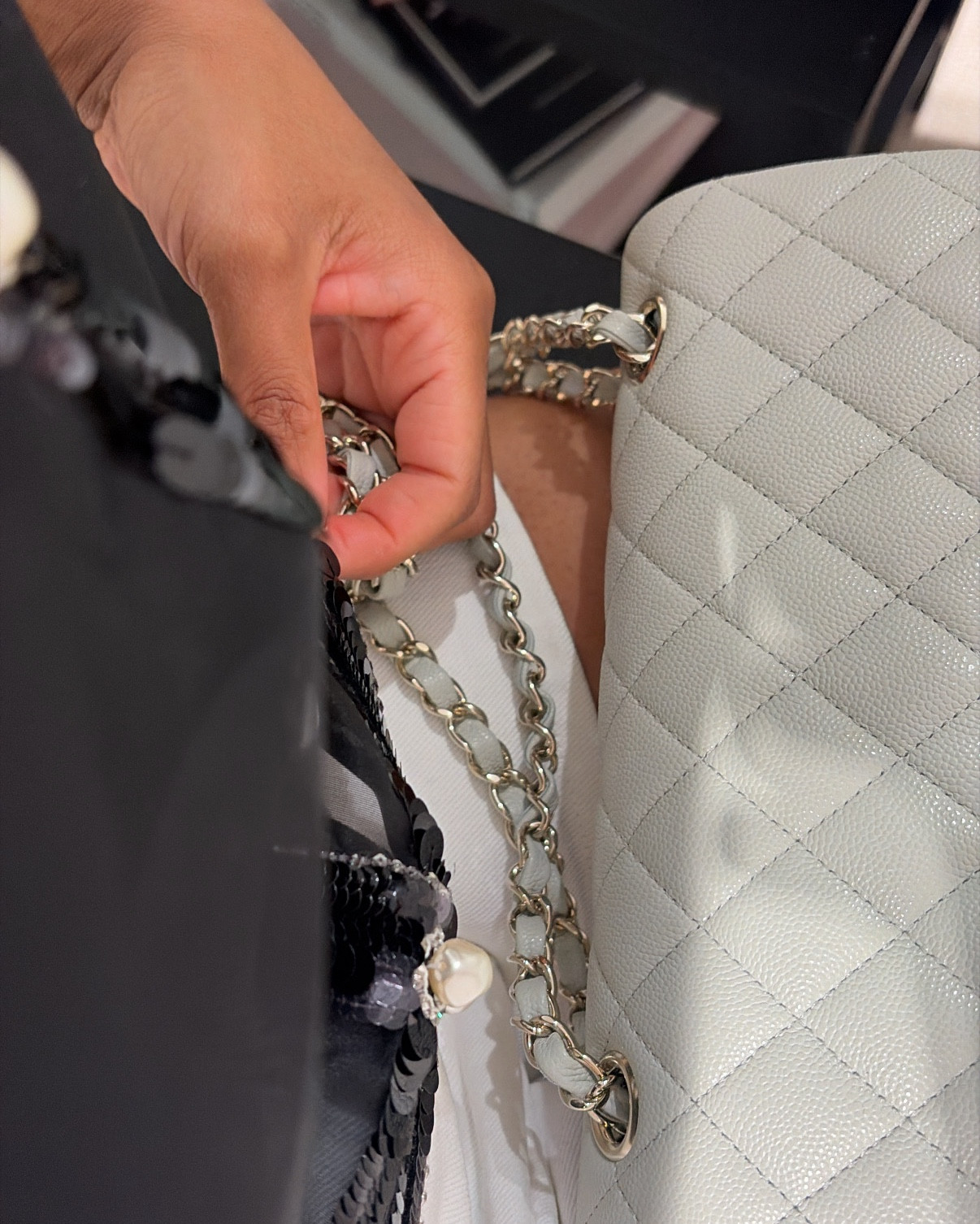 …
more from chanel and loving these blouses. 

direct links to tops:
https://rstyle.me/+Npgp2eInP-kdcse5lnsKQQ

#LTKootd