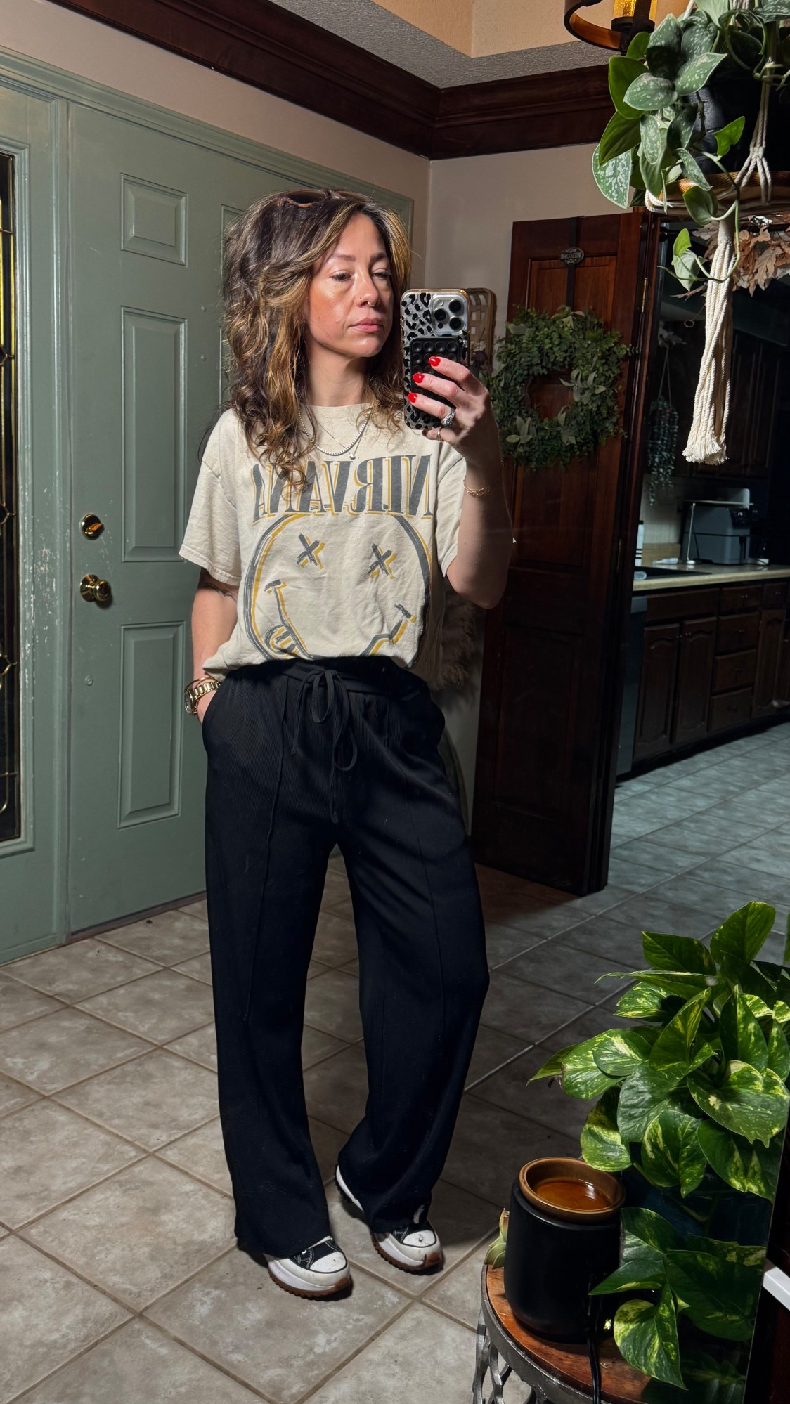 Graphic tee + tailored trousers = the easiest “I still look put together” combo 🖤
Comfy, effortless, and just enough edge to not feel basic. Threw on sneakers and called it a day… but she still delivered.

This is your sign you don’t have to try hard to look good 🔥

#LTKStyle #LTKFit #CasualChic #OOTD #MomStyle #EffortlessStyle #EverydayOutfit #StreetStyle #NeutralStyle #ComfyStyle

#LTKmomlife #LTKOver40 #LTKootd