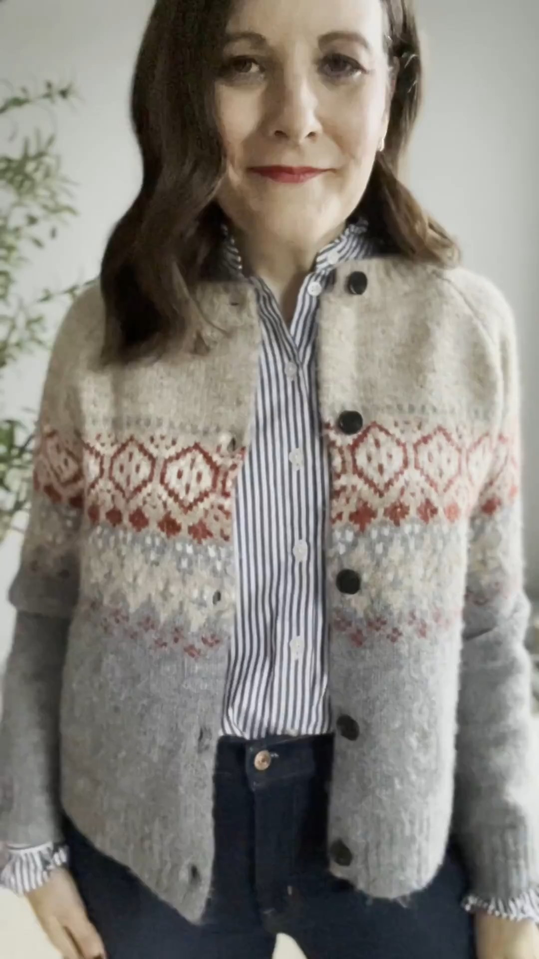 Love this subtle festive Fair Isle scardigan from Social Threads. I'm wearing it with a striped ruffleneck shirt. The cardigan is in an extra small. Paired it with Gap flare jeans sized up in the short length for flats. 

 

#LTKCyberWeek #LTKHoliday #LTKOver40
