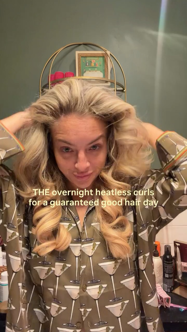 overnight heatless curls tutorial ✨ tips & tricks below. comment LINK for a link to these $15 rods + products used
📌 tips: works best the day after a blowout, if not dampen hair slightly with spray bottle to help hold curl
add mousse to dry hair if curls don’t hold well on your hair, I love @tresemme or @thedrybar
spray with hairspray or dry texturizing spray after if hair loses curl quickly
Roll slowly and incorporate layers as you go, practice makes perfect and if a few pieces fall out don’t worry you can go over them with a curling iron if needed
note: I have two rows of hand tied hair extensions results will vary depending on hair length and texture