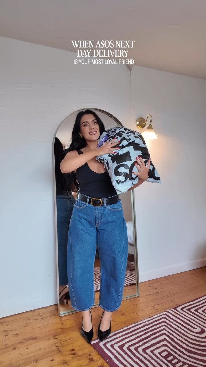 have a problem 👀 I’ve got an unhealthy obsession with my @asos next day delivery 🚚 So of course I had to show you what I got!! AD To shop comment ASOS and I’ll send it straight to your DMs!! #asoshaul #asosorder #curvy #size12