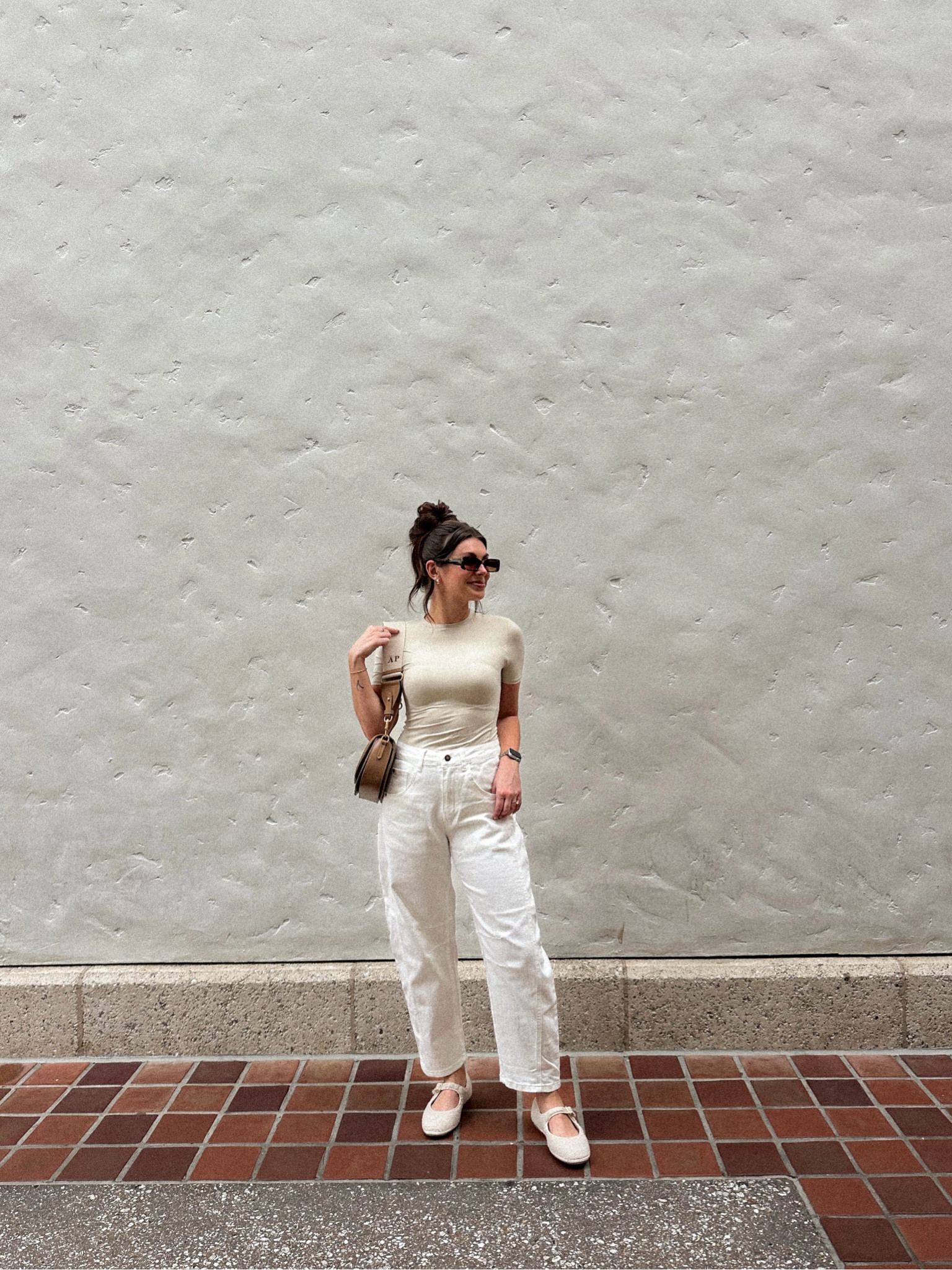 #neutral #ootd 🐑🥥🤎
#amazon #target #barreljeans #flats

#LTKStyleTip #LTKFindsUnder50 #LTKShoeCrush