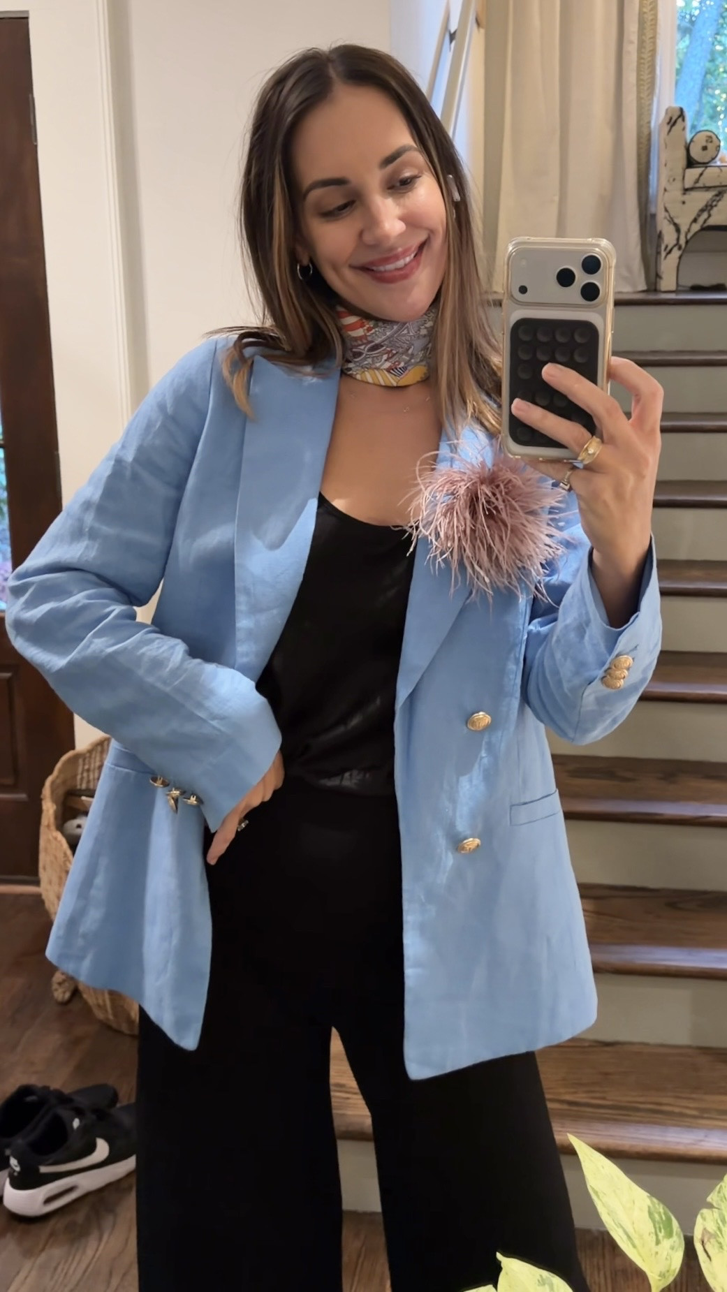 Swapped the denim for the MOST comfortable black pants for garden club meeting last night 🩵