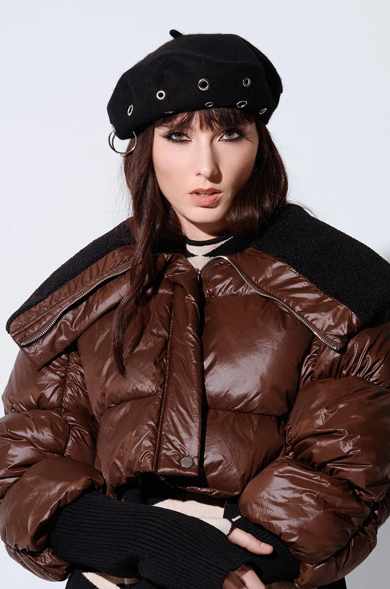 STAY CONNECTED GROMMET BERET | AKIRA