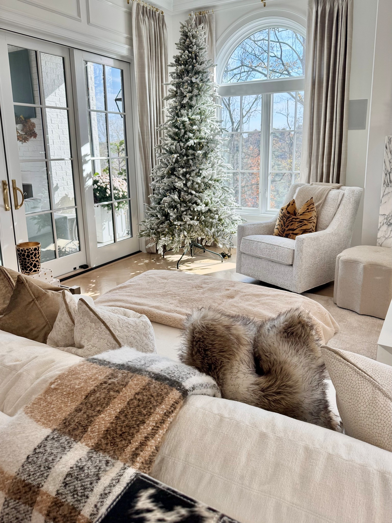 9ft queen flock slim tree unlit! 

#LTKHome #LTKSeasonal #LTKHoliday