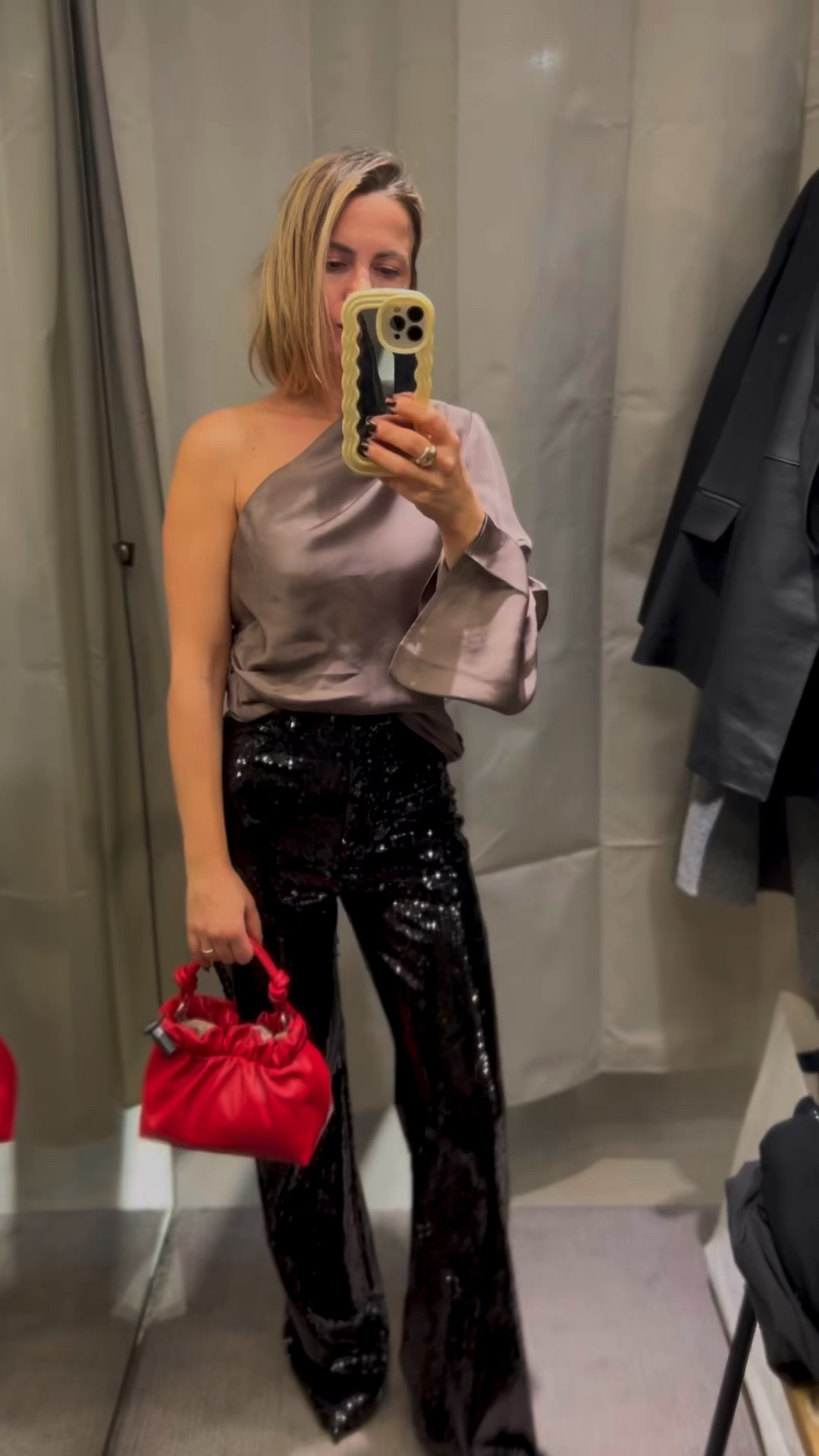 Holiday Season Outfits 

#LTKstyletip #LTKSeasonal #LTKeurope