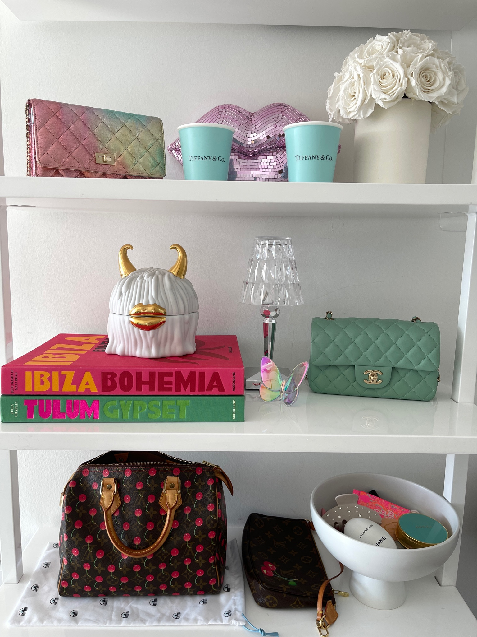 Colorful bookshelf decor

#LTKstyletip #LTKMostLoved #LTKitbag