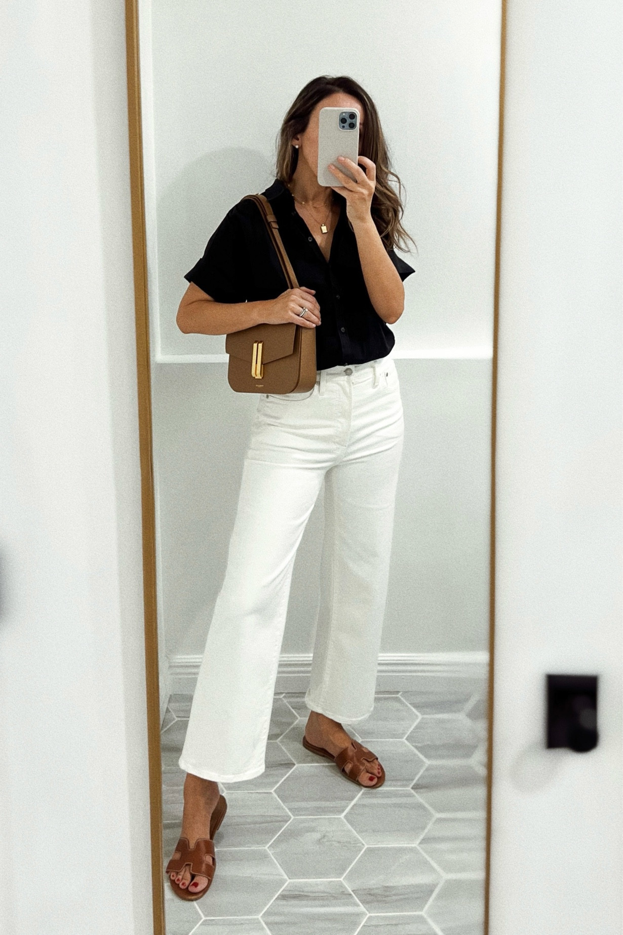 My wardrobe staples year after year.  
Linen button down shirt in xs. Roomy fit. 
Jeans tts. 
Size up a 1/2 size in slides (I’ve had mine 5+ years). 

#LTKStyleTip #LTKSaleAlert #LTKSummerSales