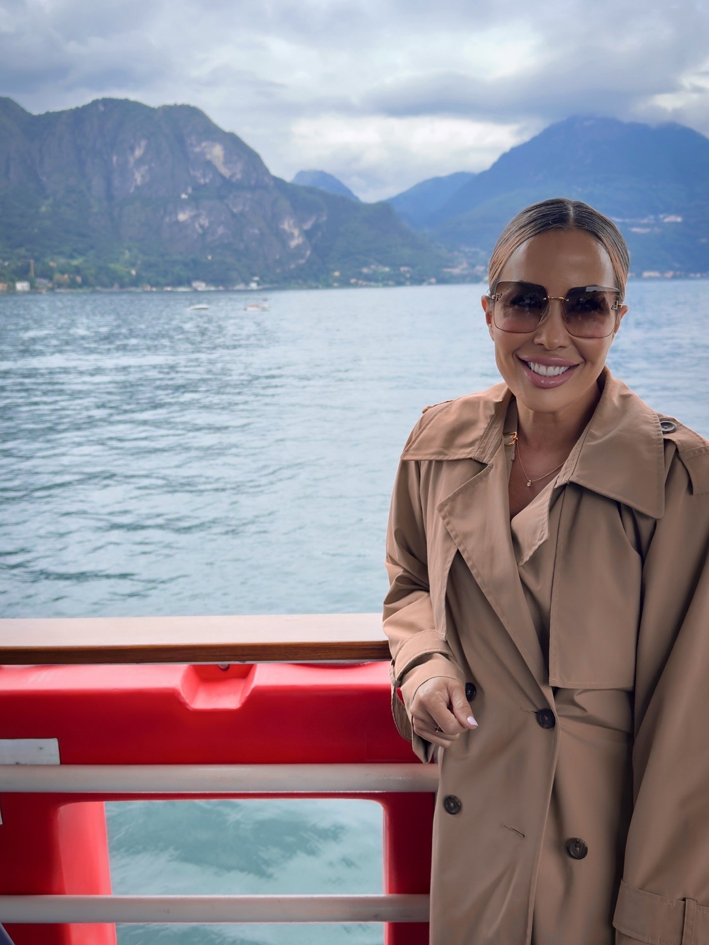 Trench coat, sunglasses 

#LTKFallSale #LTKSaleAlert #LTKOver40