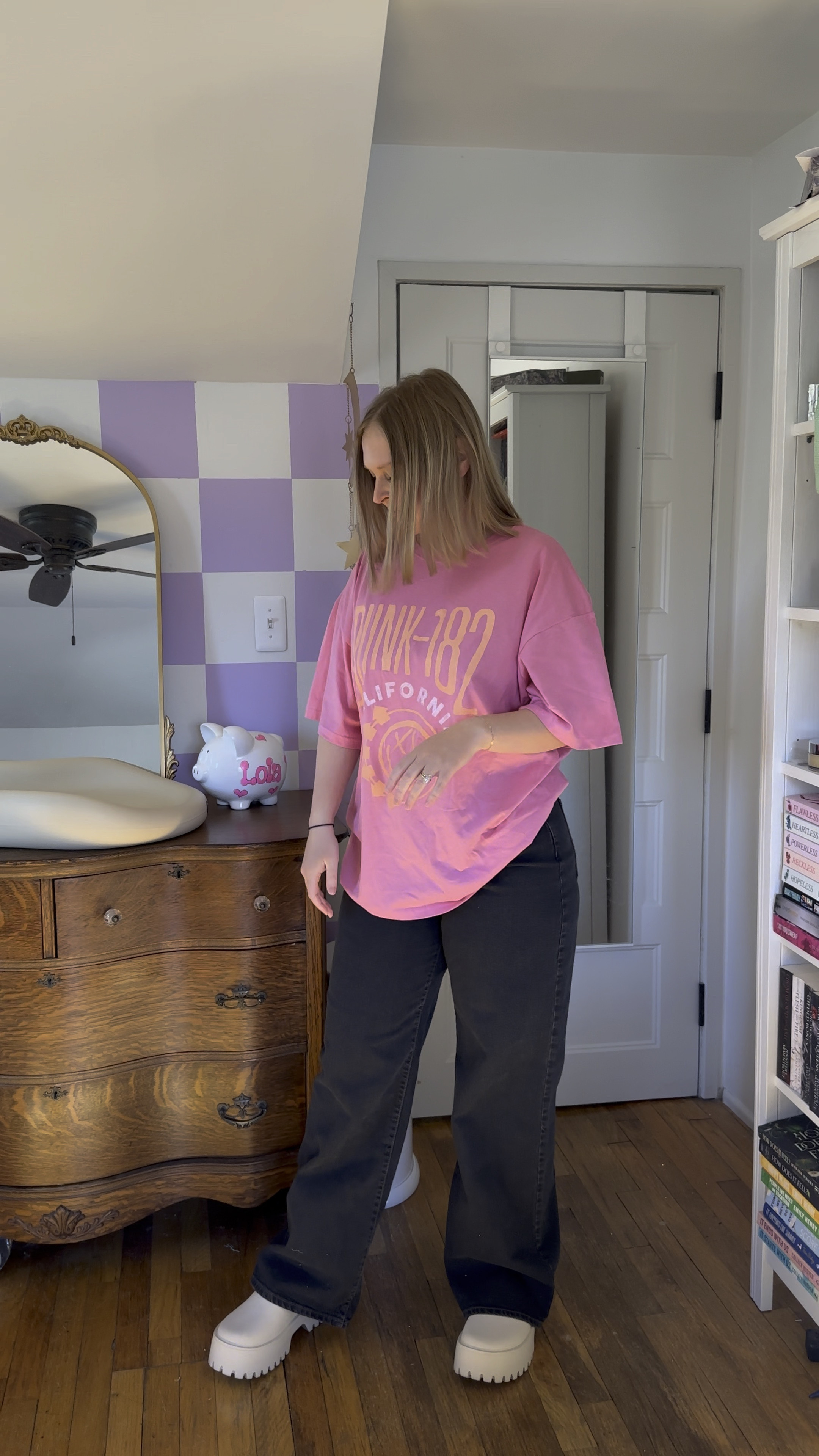 My new favorite outfit 💁🏼‍♀️ wearing an XL in the oversized tee and a 30 in the jeans! Jeans aren’t online yet but I’ll keep an eye out!

#LTKfindsunder50 #LTKstyletip #LTKmidsize