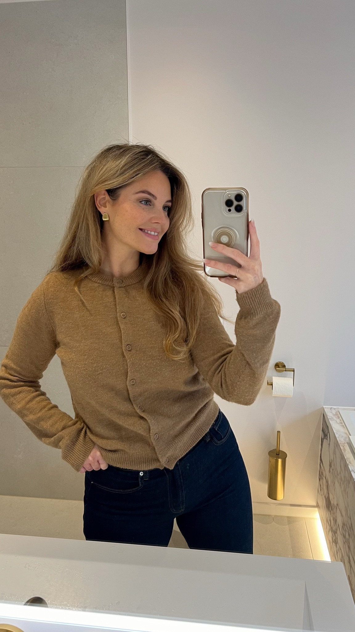 Autumn outfit, fall outfit, dinner date outfit, casual dinner outfit, autumn fashion, fall fashion, fall inspo, autumn inspo, neutral outfit, winter outfit, workwear outfit, workwear inspo, winter inspo, cardigan outfit, winter coat, elegant outfit, brown sweater outfit, winter workwear, brown outfit

#LTKeurope #LTKworkwear #LTKwinter