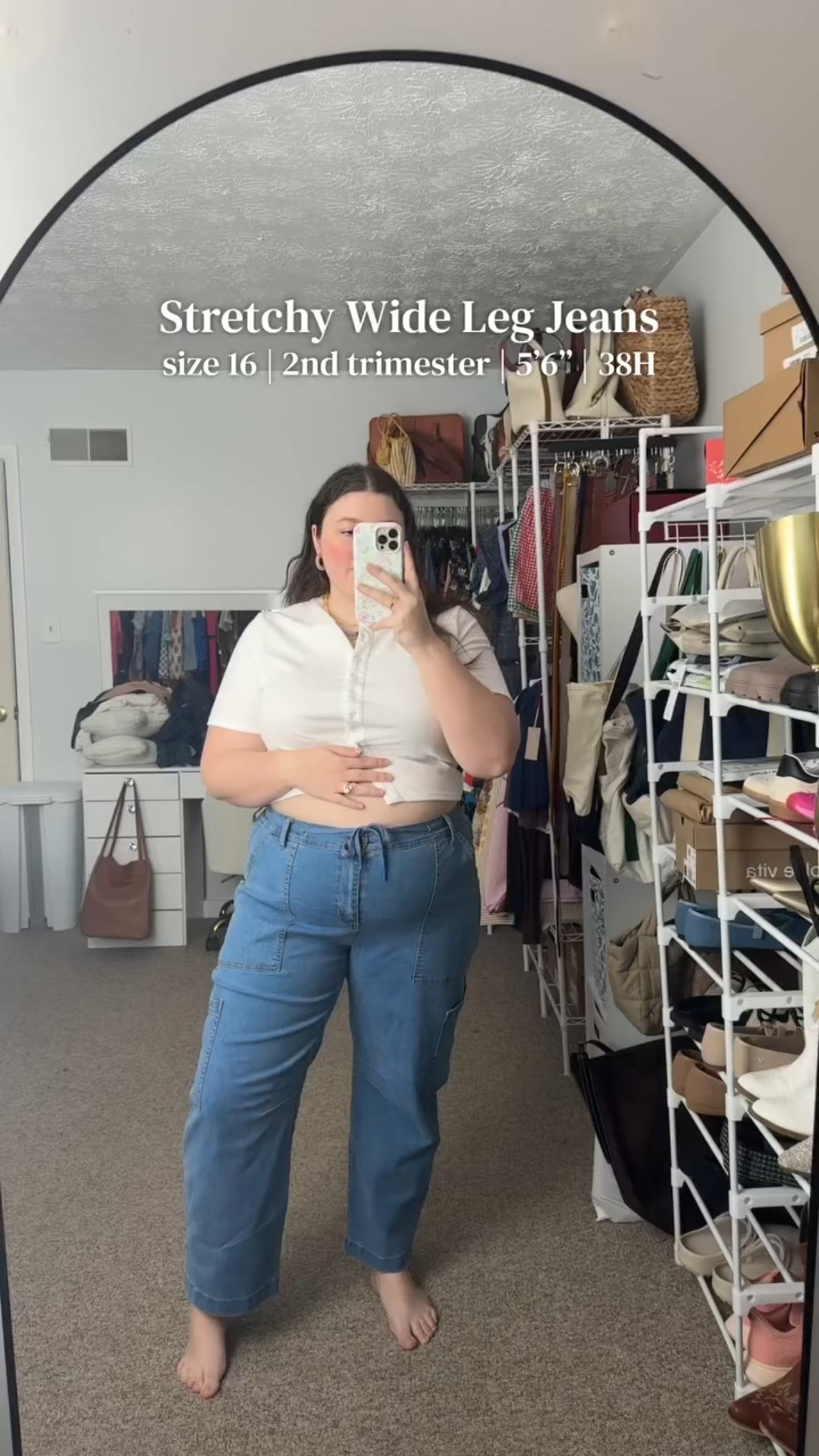 So stretchy and comfy!! ✨ #widelegjeans #stretchyjeans #maternityjeans #comfyjeans #TikTokShopCreatorPicks