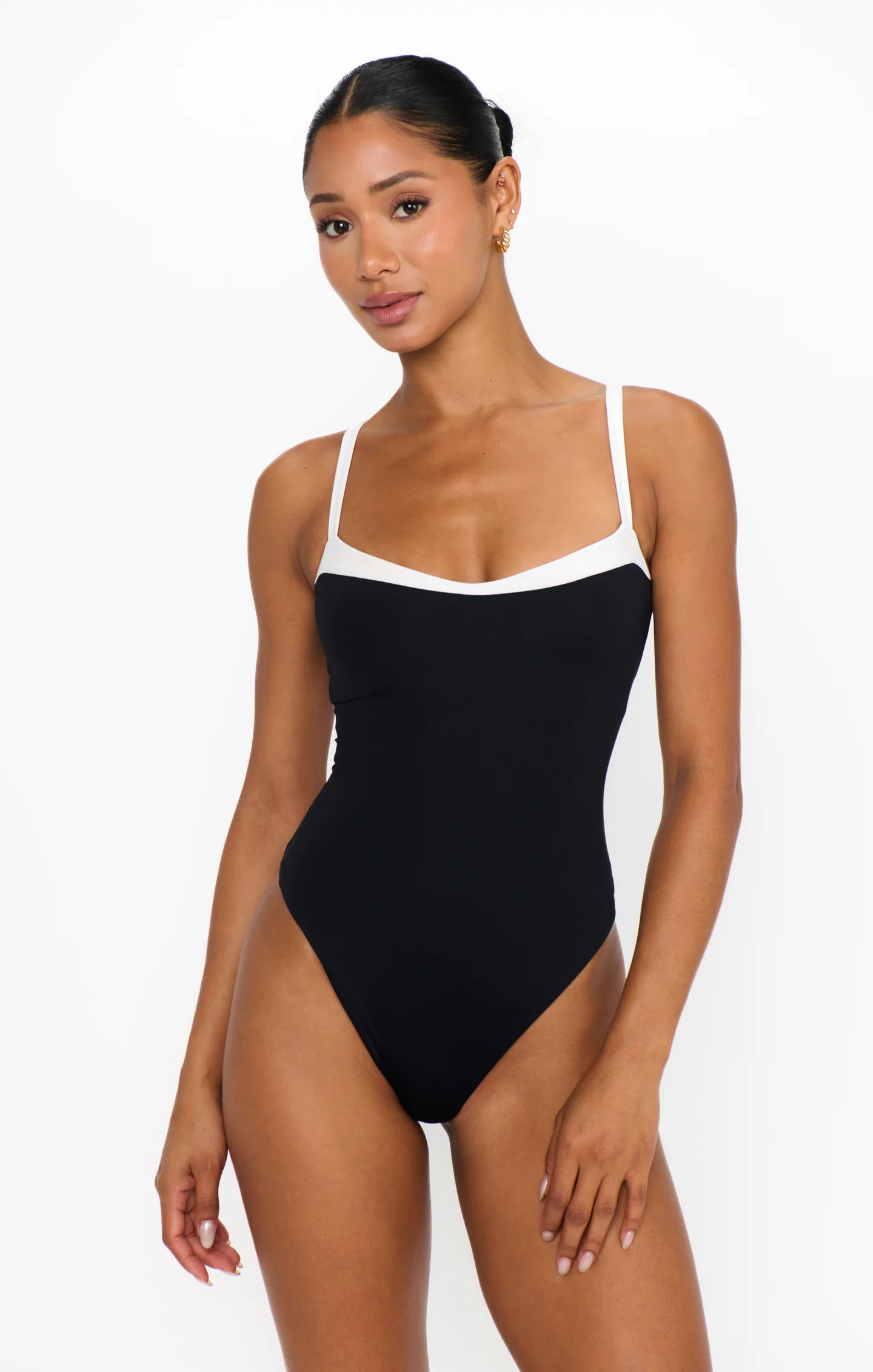 Overseas One Piece ~ Black and White | Show Me Your Mumu