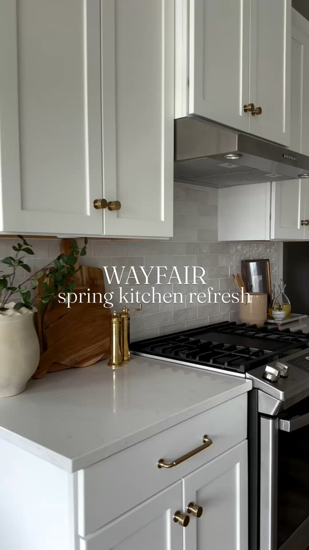 #ad Wayfair Spring Kitchen Refresh—because a pretty kitchen is great, but a functional one hits different. Pendant lights, hardware, decor and the organization finds that actually keep it looking this clean. Save this for your next kitchen refresh! @wayfair

@shop.ltk #liketkit liketk.it/thislovelyabode 


#wayfairpartner #wayfair #springcleaning



#LTKSaleAlert #LTKHome