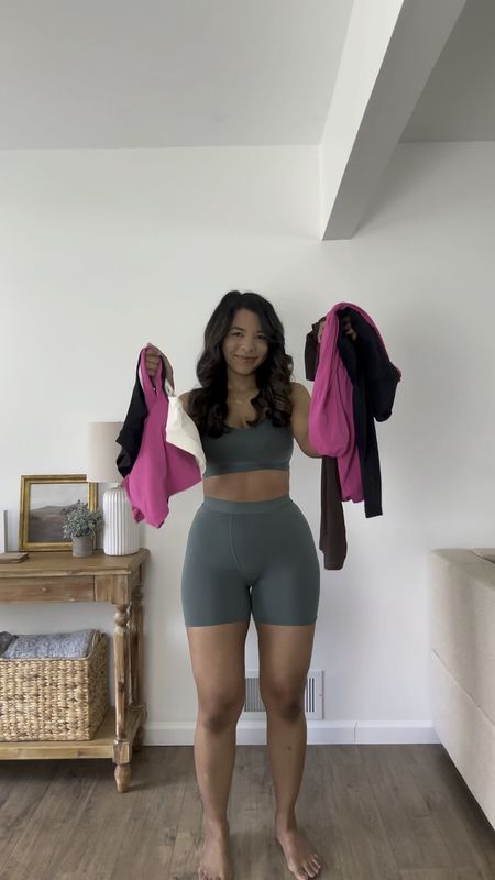 Amazon activewear! Lululemon inspired leggings and sports bra- affordable fashion- small tops and medium leggings 

Brown- hot fudge 
Cream- white apricot 
Pink- purple hibiscus 


#LTKsalealert #LTKfindsunder50 #LTKstyletip