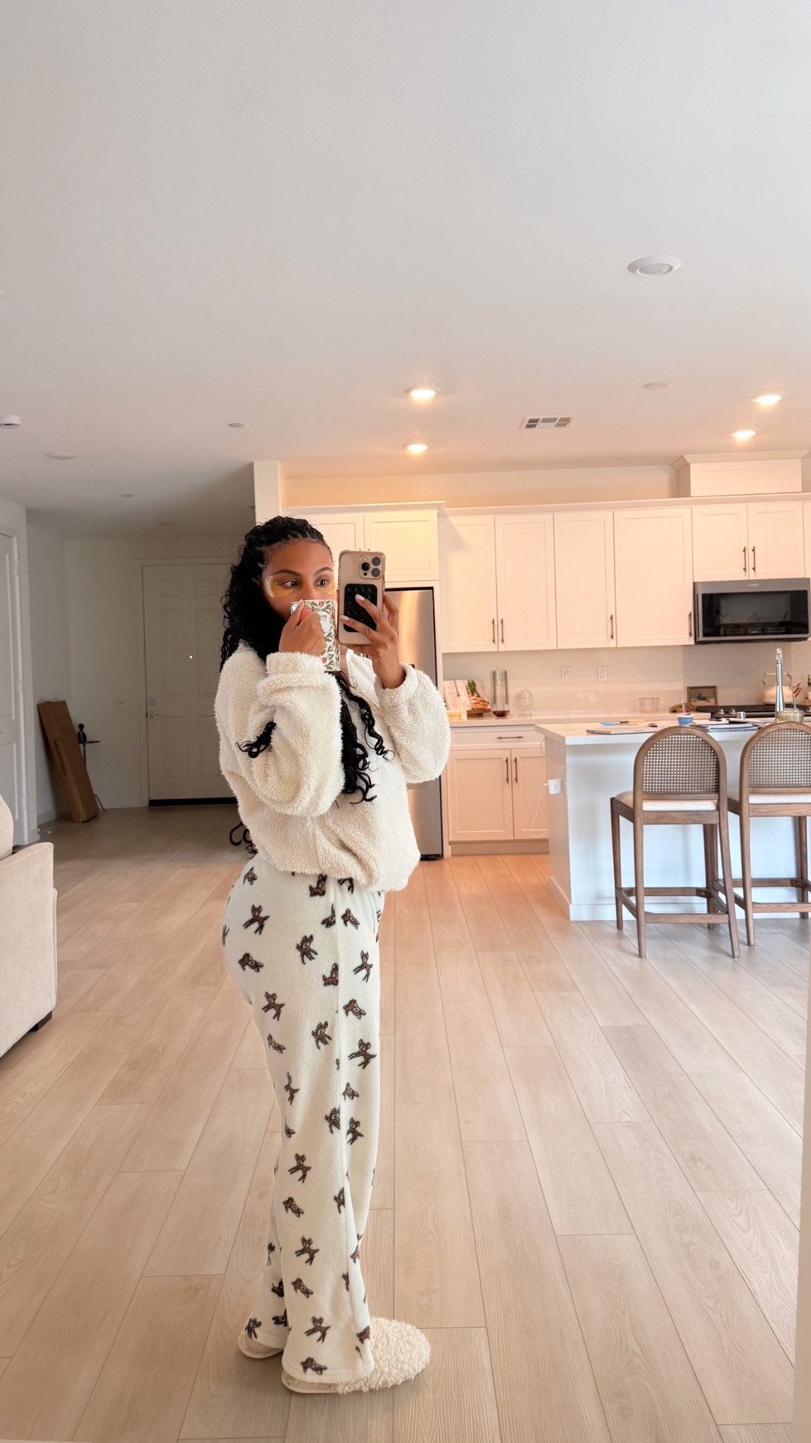 Cramps = immediate cozy outfit mode 🫖☕️🤍

#LTKHome #LTKootd #LTKdayinmylife