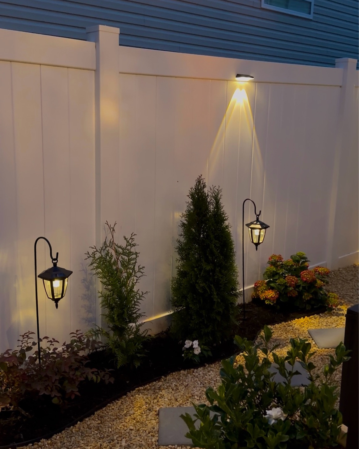 I decided to do a pathway in this thin space of my patio and I love it. Was really easy and fast to do. Also budget friendly. Here all the links 🪴🌸✨🔗

#LTKMothersDay #LTKSeasonal #LTKHome