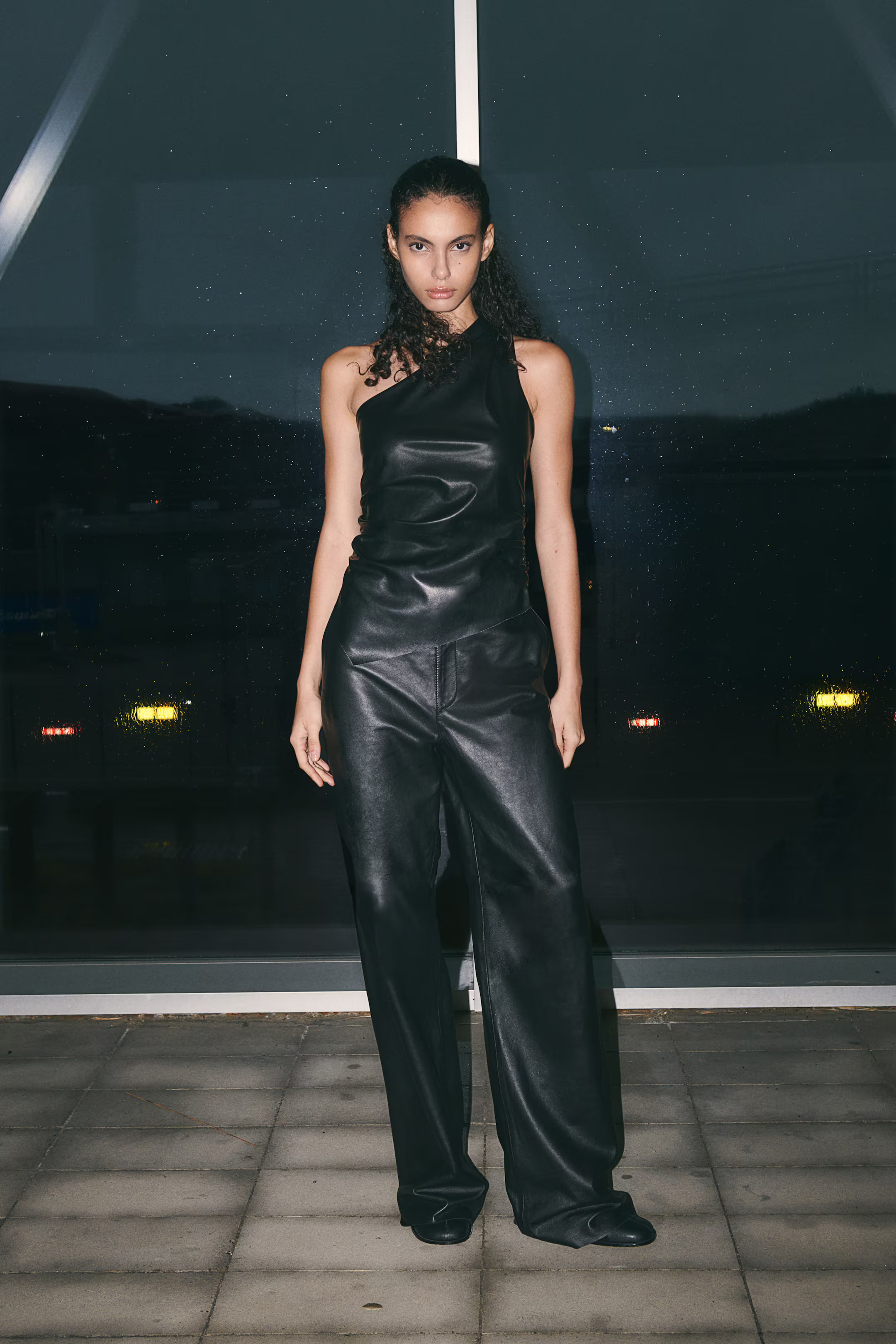 Gathered one-shoulder top - Black - Ladies | H&M GB | H&M (UK, MY, IN, SG, PH, TW, HK)