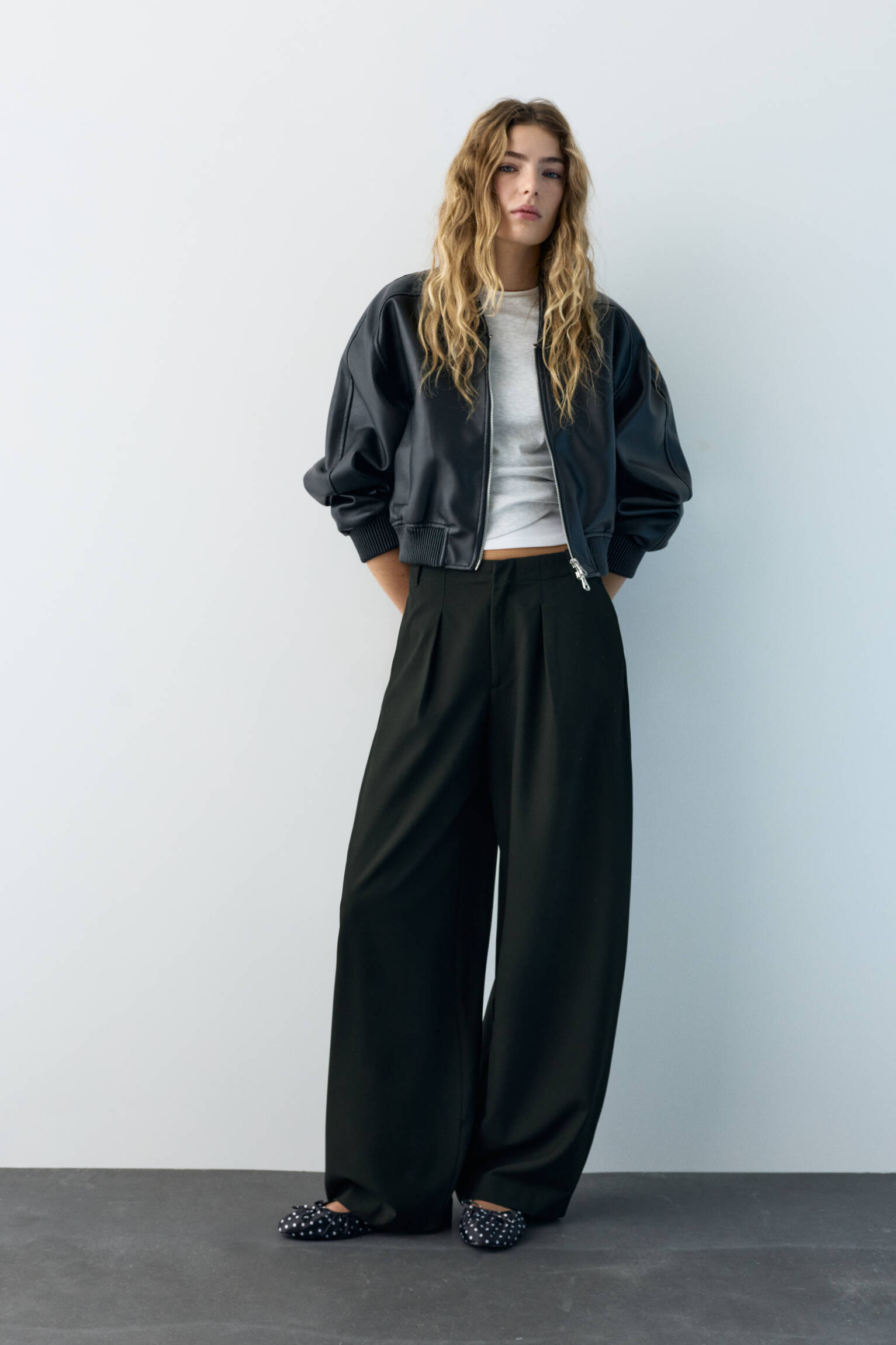 Darted barrel trousers - Pull&Bear United Kingdom | PULL and BEAR UK