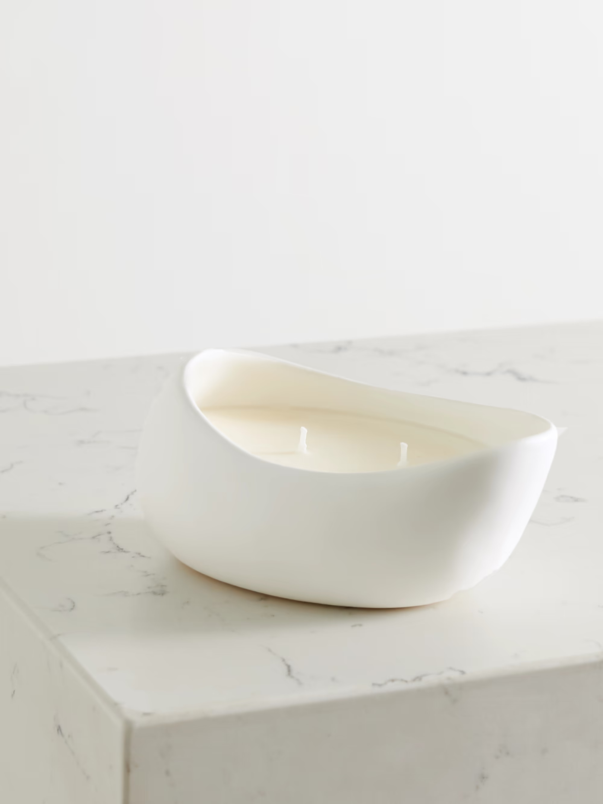 Chakra 04 Roses scented candle | NET-A-PORTER (UK & EU)