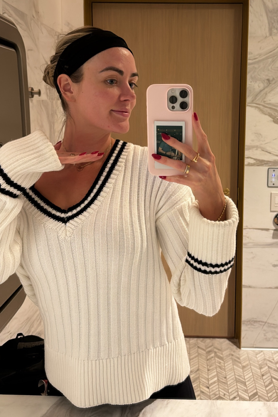 Danil V Neck Sweater in White & Black
Lovers and Friends

#LTKFallSale #LTKSaleAlert #LTKTravel