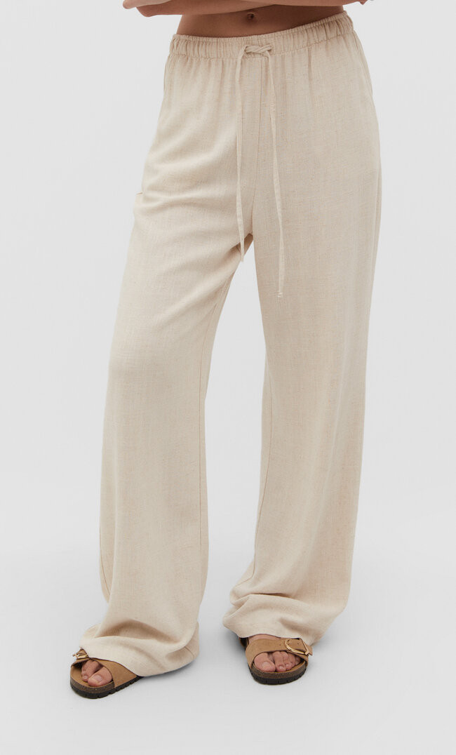 Lange, fließende Hose Stil mit Leinenanteil | Stradivarius DE