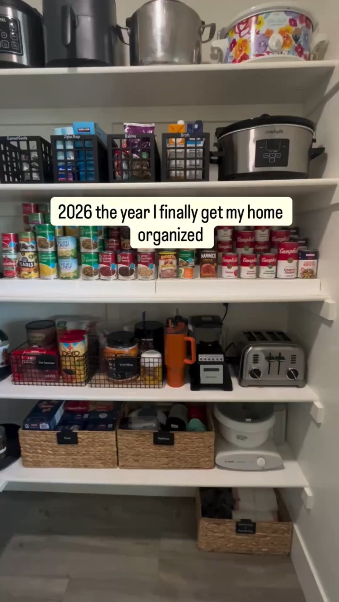 2026 is the year I finally get my home organized.

If you’ve been saying this for years… same.

The secret?
Stop trying to organize the whole house at once.

Start with:
• one drawer
• one shelf
• one small 15-minute reset

Comment READY if 2026 is your year too. 🔥 

If you would like the links for the supplies I used in this pantry comment LINKS and I’ll send you a DM 💜 

#professionalorganizer #organizedhome #straightenupsis #decluttering #organizer