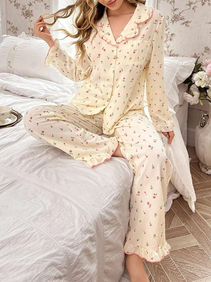 CottageSlumber Bubble Wrinkled Hem Collar Lapel Printed Pajama Set With Ruffle Trim Holidayseason | SHEIN