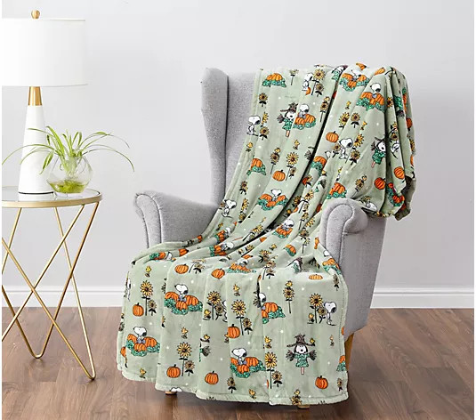 Berkshire Peanuts Halloween Plush 55x70 Throw | QVC