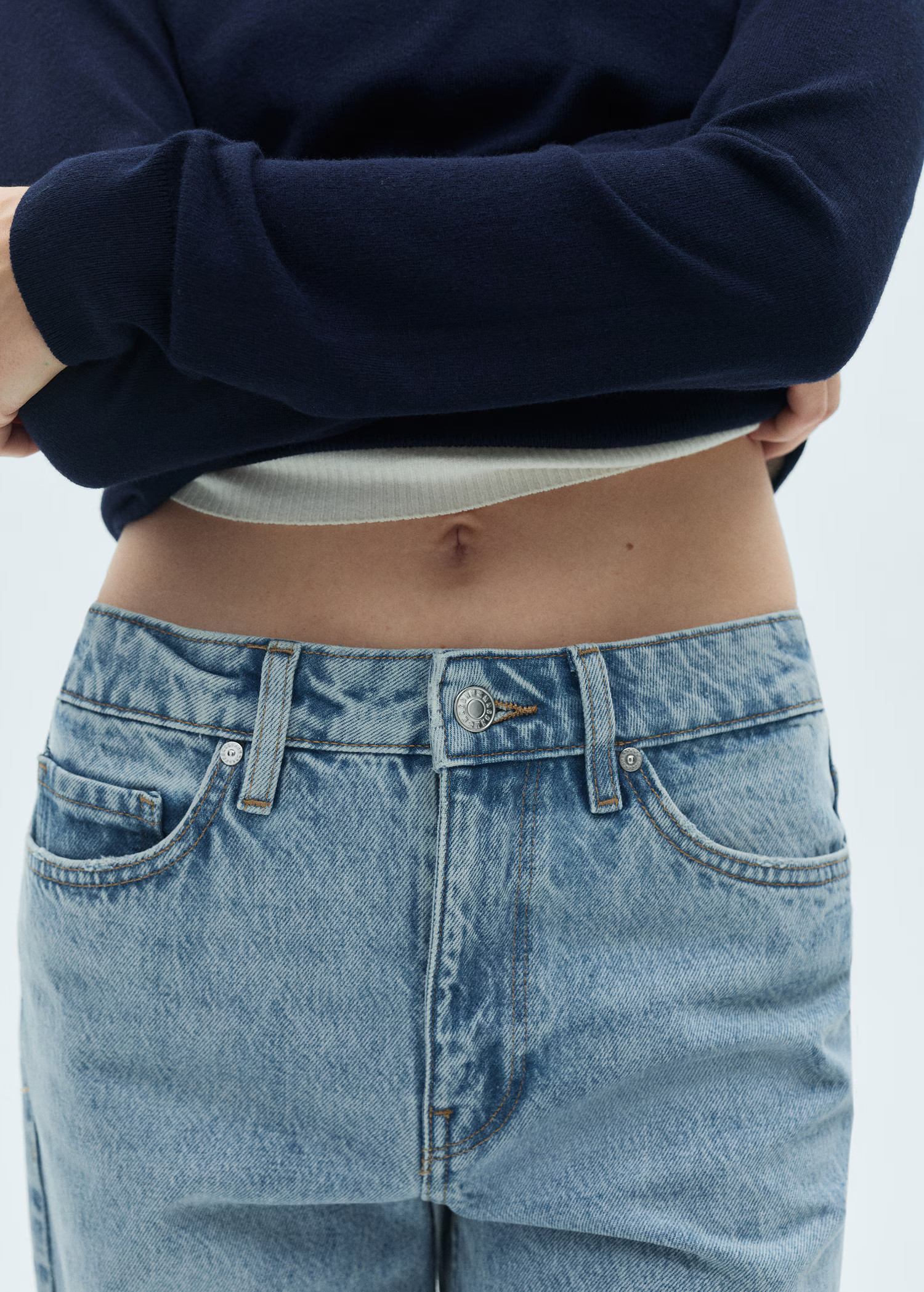 Blanca straight-fit cropped jeans - Woman | MANGO USA | MANGO (US)