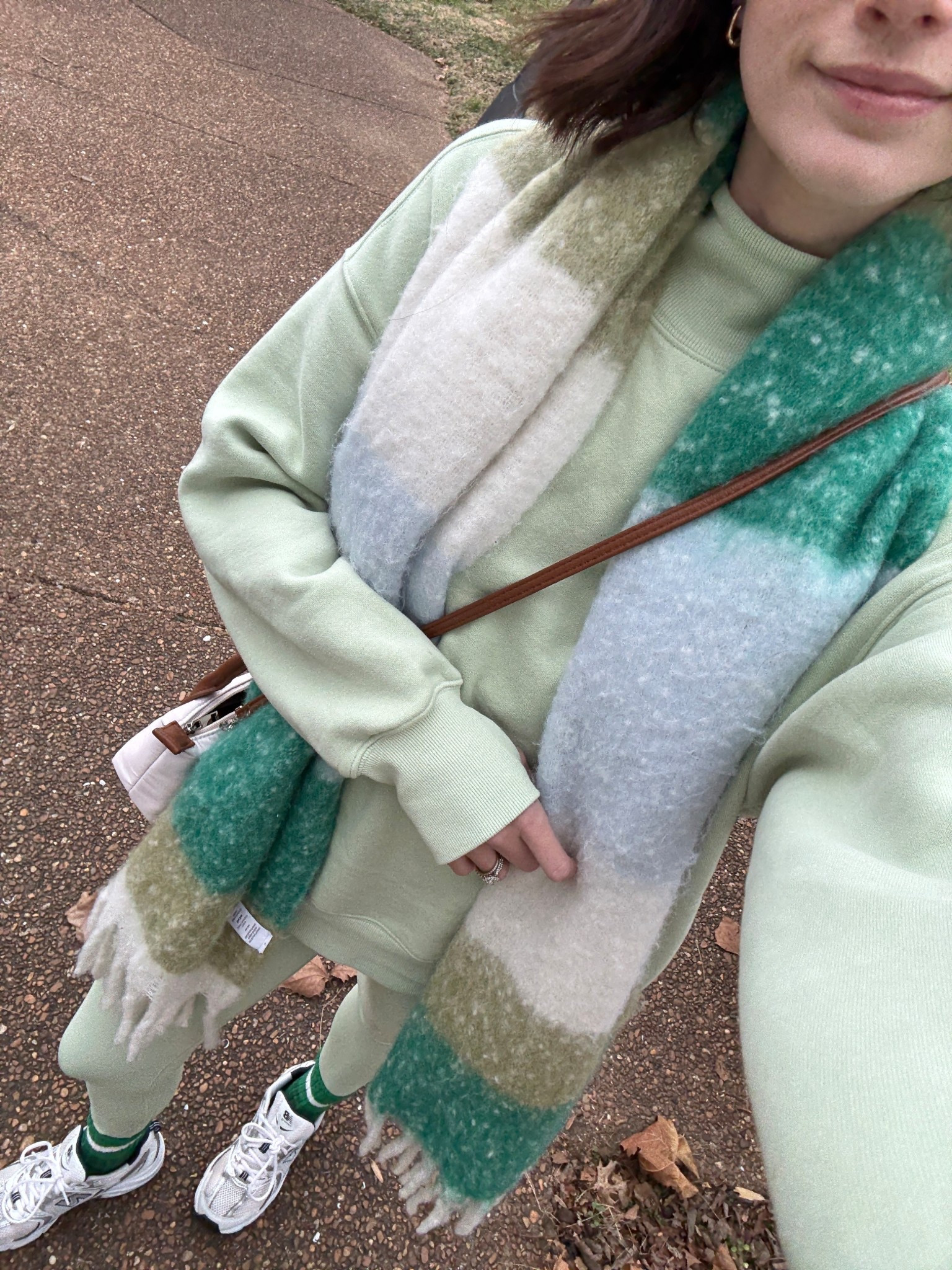 Mock neck pullover: wearing s
Crossover leggings: wearing m 
Scarf 
Crew socks 



#LTKSeasonal #LTKmomlife #LTKootd