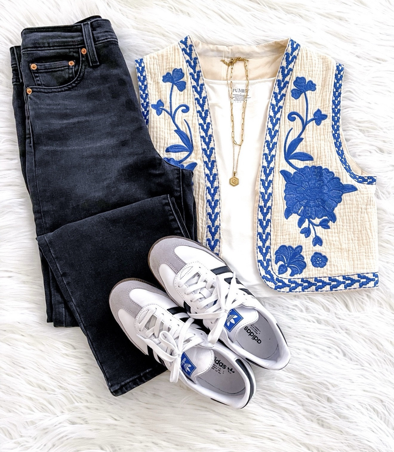 Casual summer outfit ideas featuring the Levi’s ribcage straight ankle jeans from Amazon. 




Summer outfit, summer  outfits, white sneakers, adidas samba Og, denim, black jeans, Levi’s jeans, amazon summer fashion, amazon fashion, leopard, Mary Jane flats, Mary Jane ballet flats 

#LTKShoeCrush #LTKFindsUnder50 #LTKSeasonal #LTKSeasonal #LTKShoeCrush #LTKStyleTip