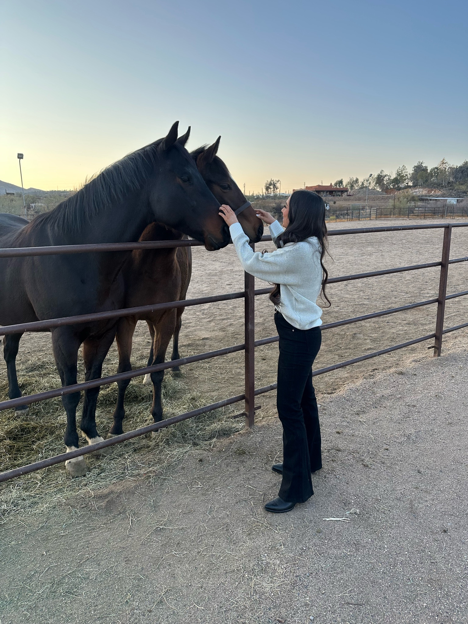 Exact sweater not linked 

#LTKStyleTip #LTKMostLoved #LTKGiftGuide