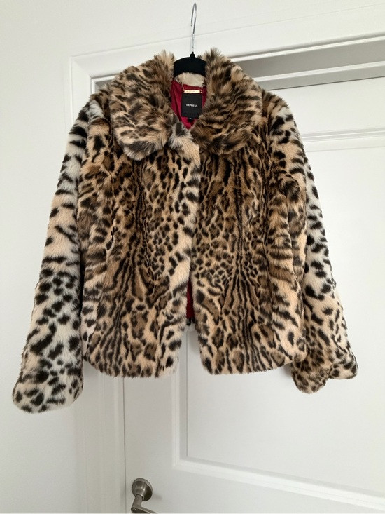 EXPRESS Leopard-Pattern Faux Fur Coat - Excellent Condition | Poshmark