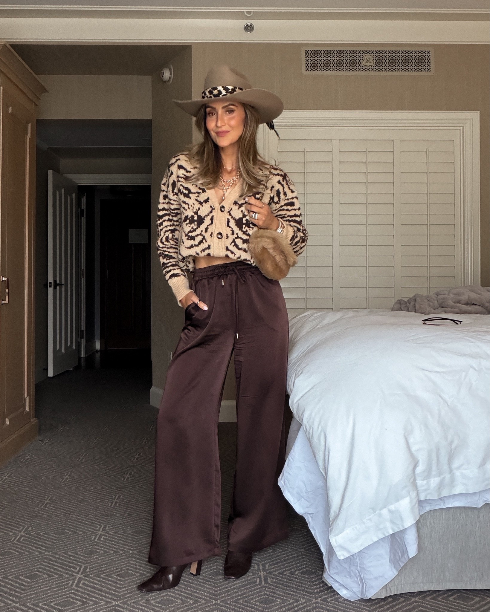 Ballon ride + breakfast outfit. These satin pants leave nothing to the expensive ones. Love the deets, pockets and great lenght to wear with flats. I’m 5’5” and wearing xs on both pieces cardi fits a bit chunky - code Karina15 good for one use

#LTKSeasonal #LTKootd #LTKOver40