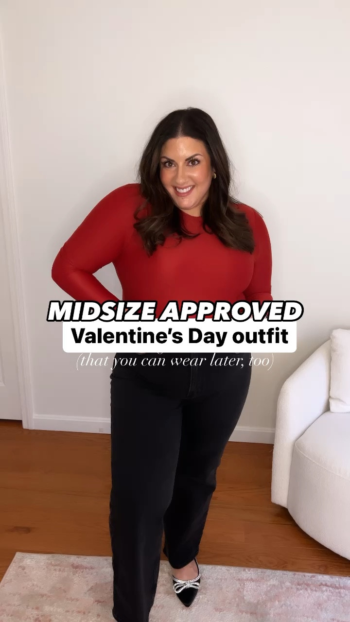 Wearing an XL in this Abercrombie bodysuit and a 14 in these leather detail jeans and both are on sale!!

#LTKfindsunder100 #LTKmidsize #LTKSeasonal