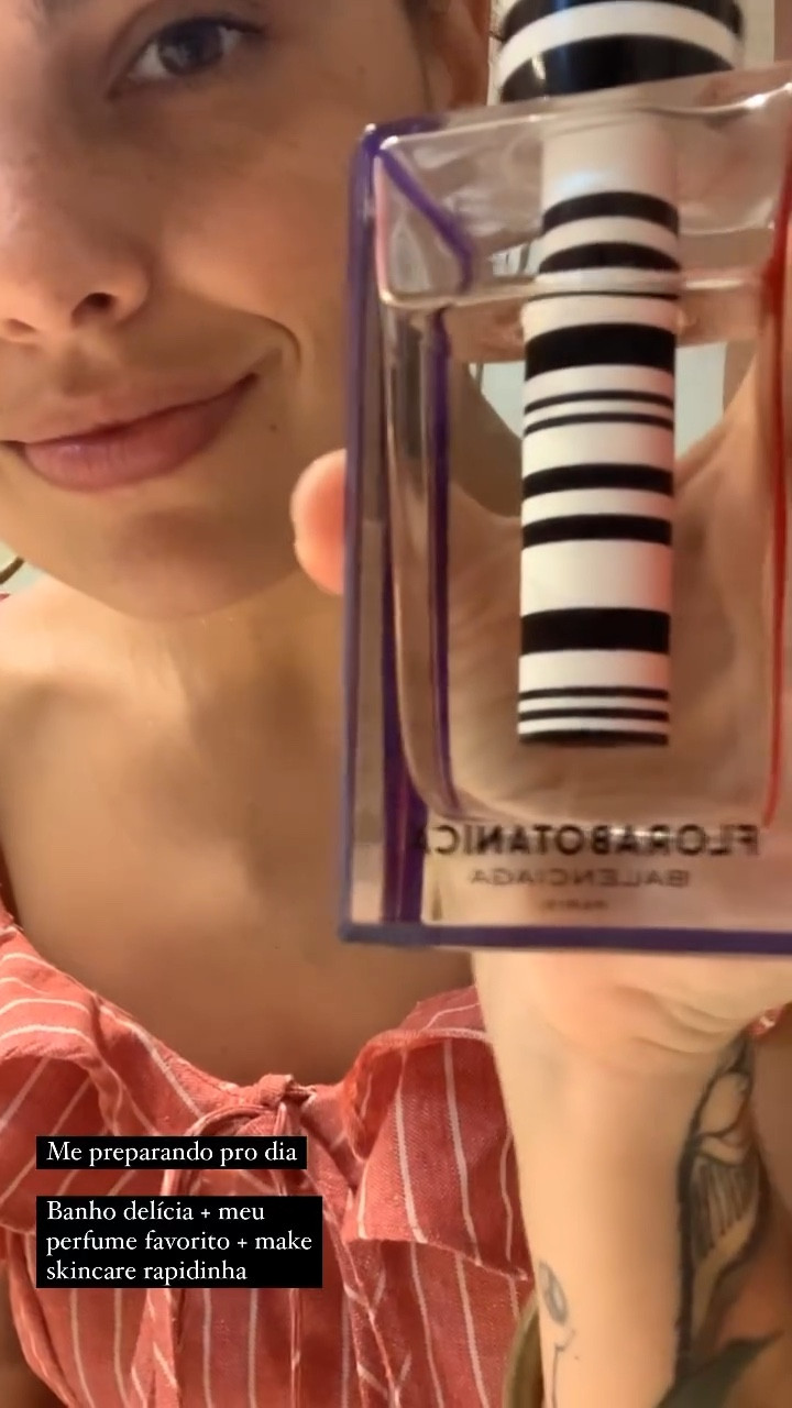 Perfume favorito + bruma pra hidratar a pele + bastão de base com proteção solar ! Tô pronta ✨

#LTKGiftGuide #LTKbrasil #LTKbeauty