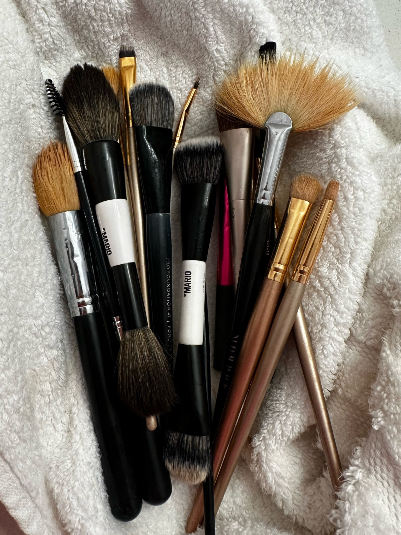 This mat has different sections for different brushes! Dirty brushes to brand new 🧼

#LTKfindsunder50 #LTKU #LTKbeauty