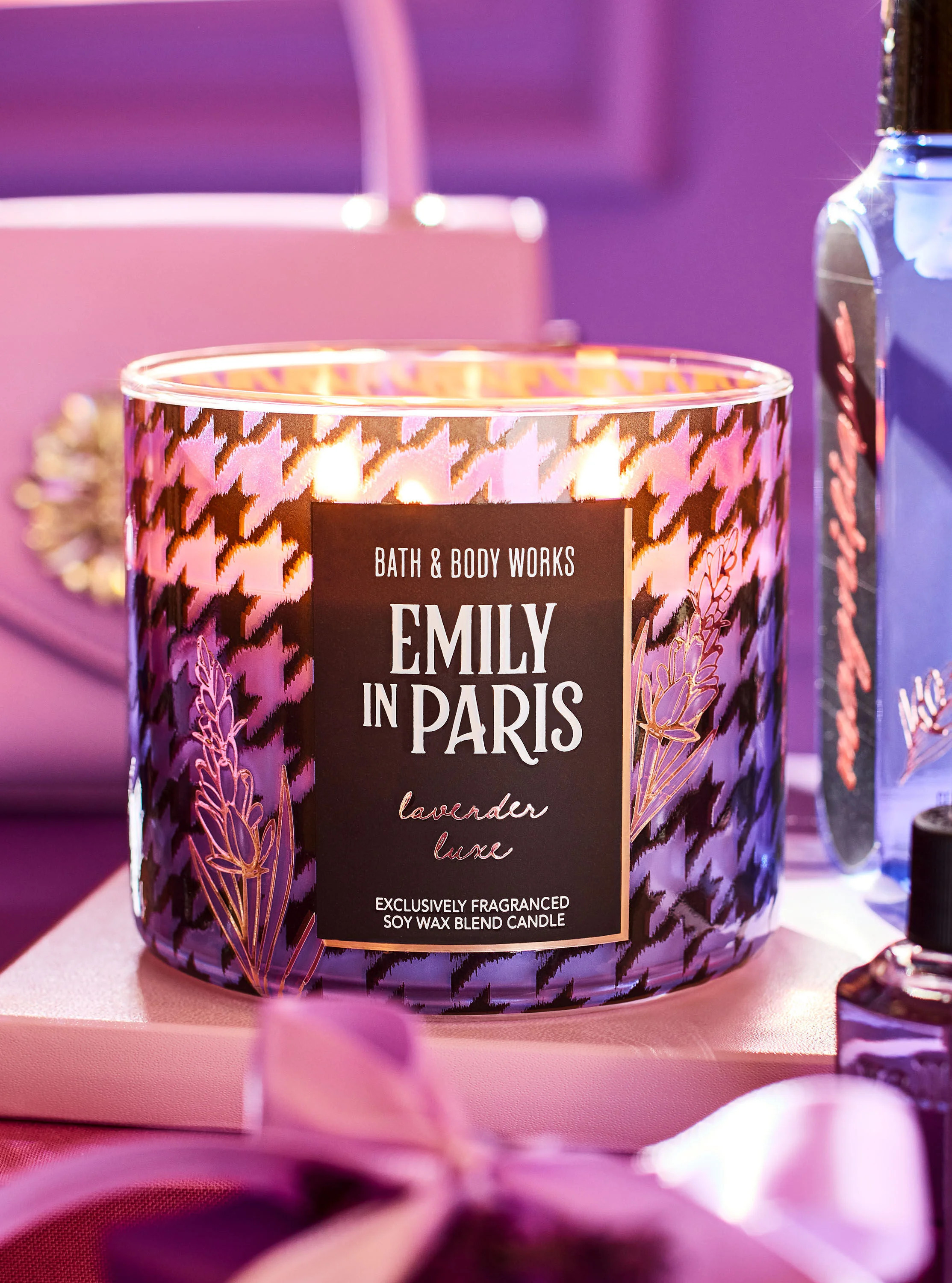 Lavender Luxe


3-Wick Candle | Bath & Body Works