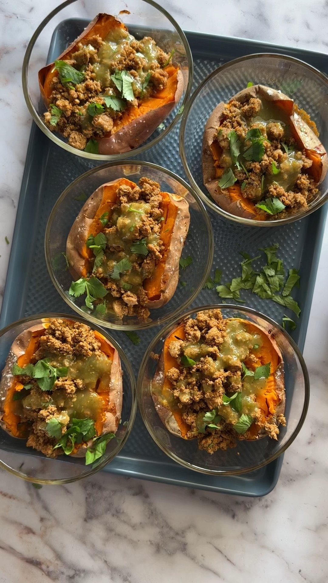 Prepping my Stay Fit Mom Stuffed Sweet Potato Bowls for lunch all week! #mealprep #singleserve #highprotein #glassbowls 