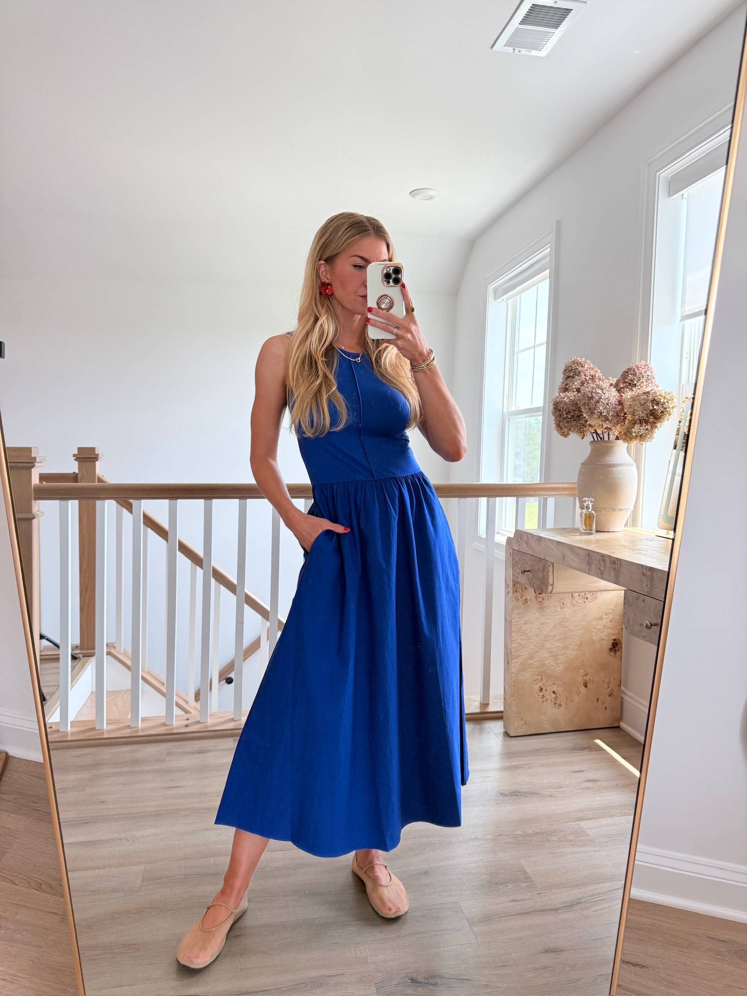 Royal blue dress! 

#LTKStyleTip #LTKBeauty #LTKSeasonal