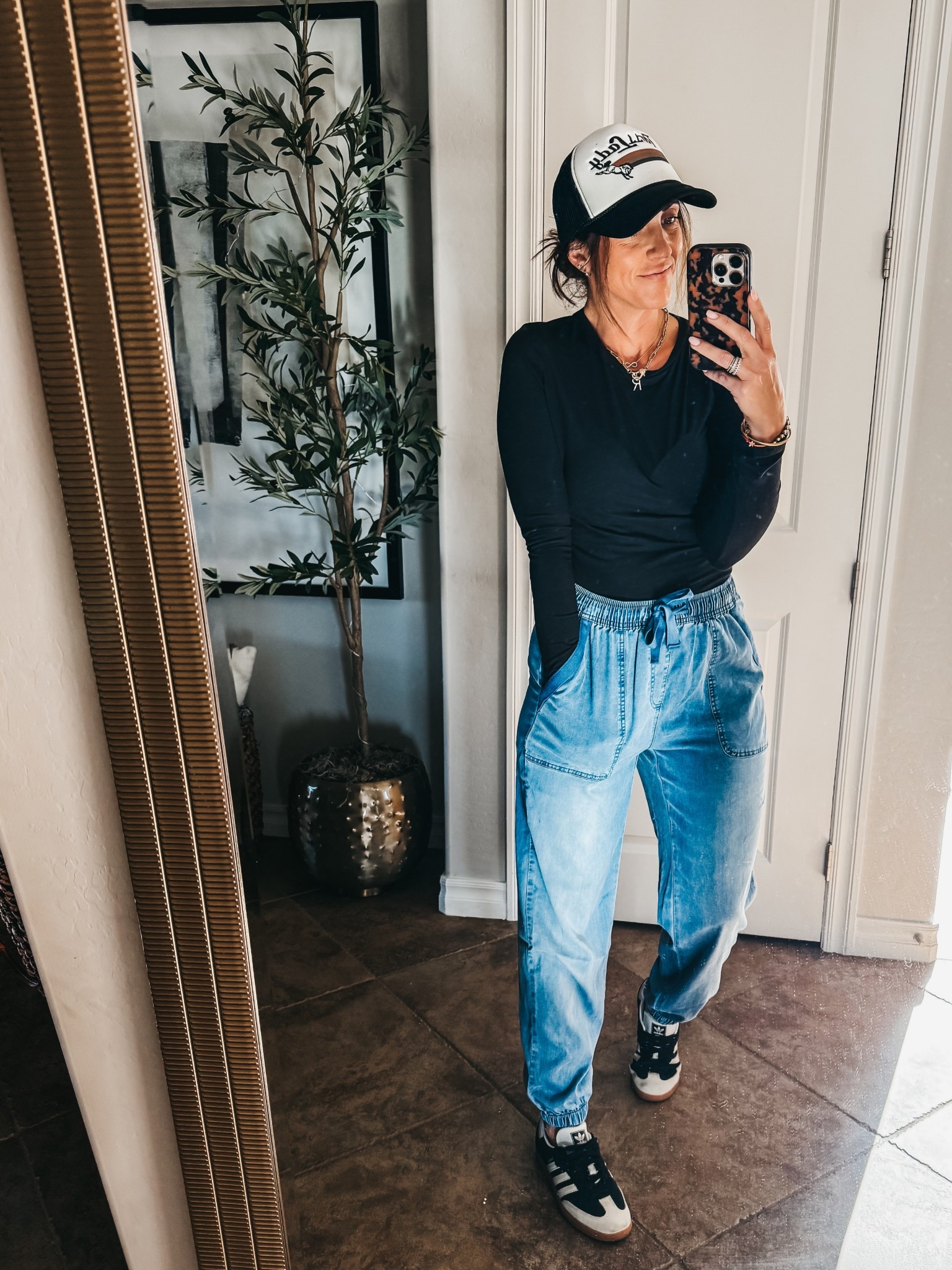 NEW! Walmart chambray denim joggers! Wearing size small 
- pockets & a drawstring waist
- extremely soft & comfy

#LTKFindsUnder50 #LTKOver40 #LTKStyleTip