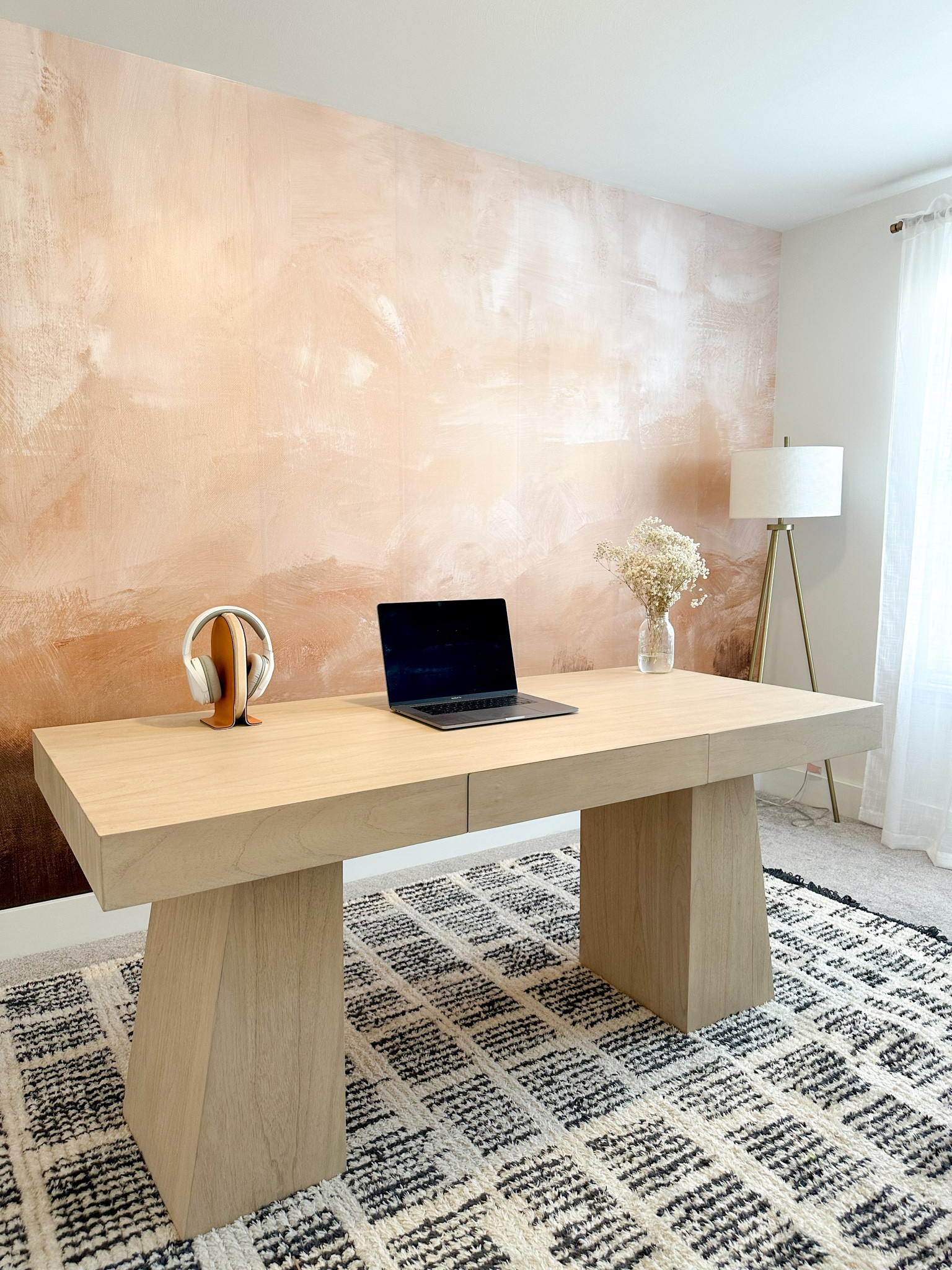 Desk 

#LTKhome #LTKfamily #LTKitbag
