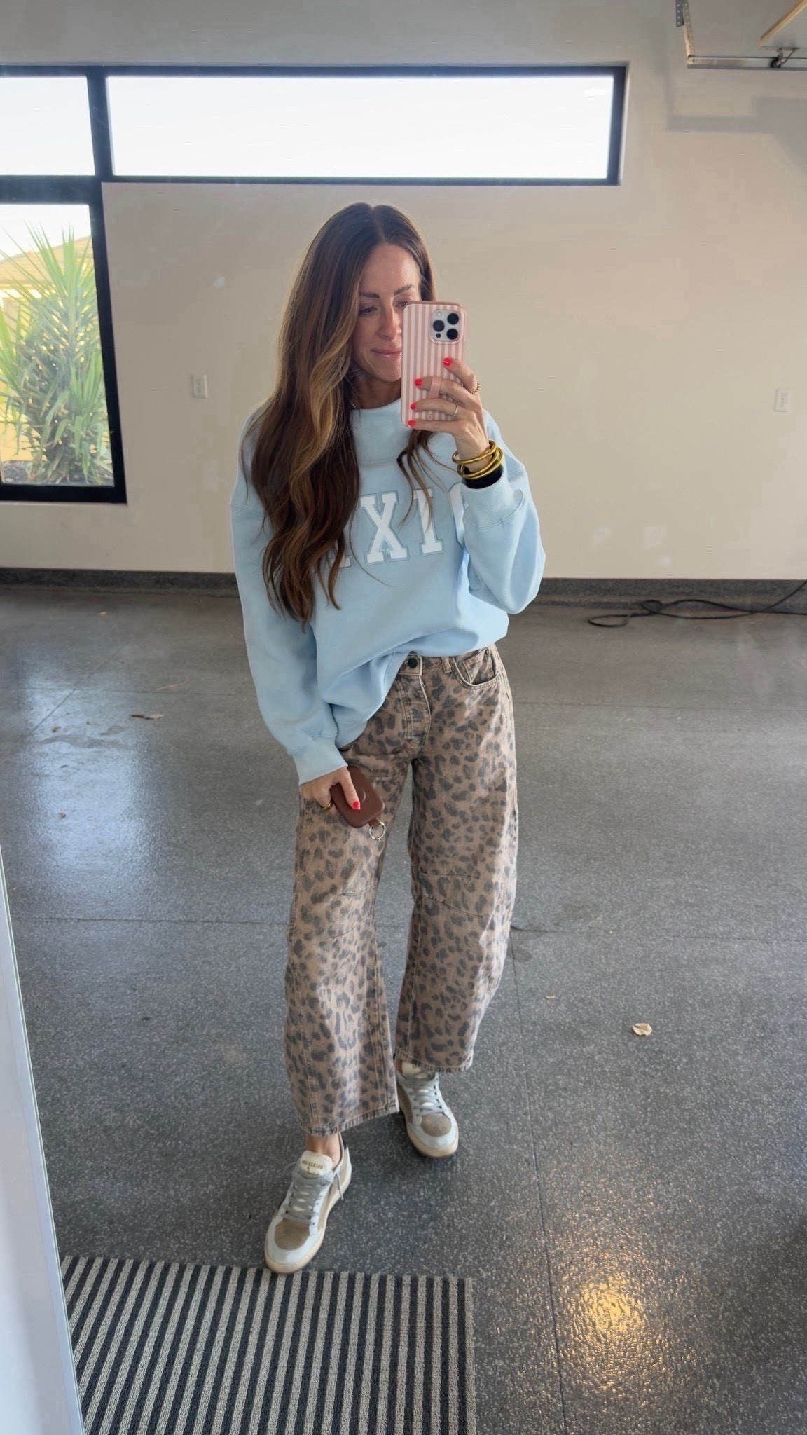 The comfiest Amazon sweatshirt (1 had it
embroidered)! And these barrel jeans are too good!!

#LTKootd #LTKSeasonal #LTKmomlife