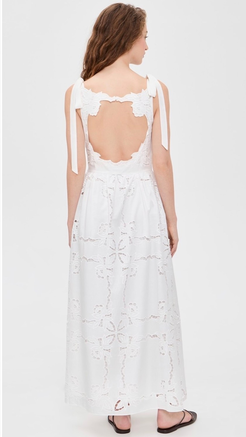 Obsessed with these back details! 🤍🤍

#LTKSeasonal #LTKootd #LTKgrwm