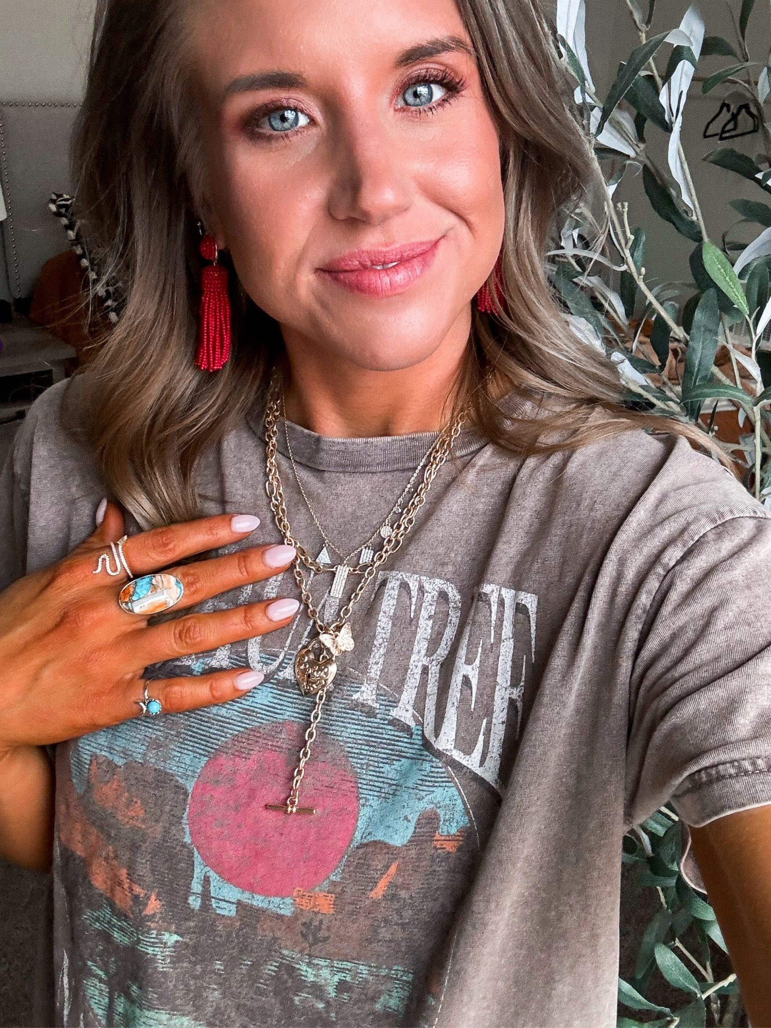 Jewelry I’m loving | beauty and make up products I have to have 

#makeupmusthaves #thegoods #myfavs #gotos #myloves 

#LTKCyberWeek #LTKfindsunder50 #LTKGiftGuide