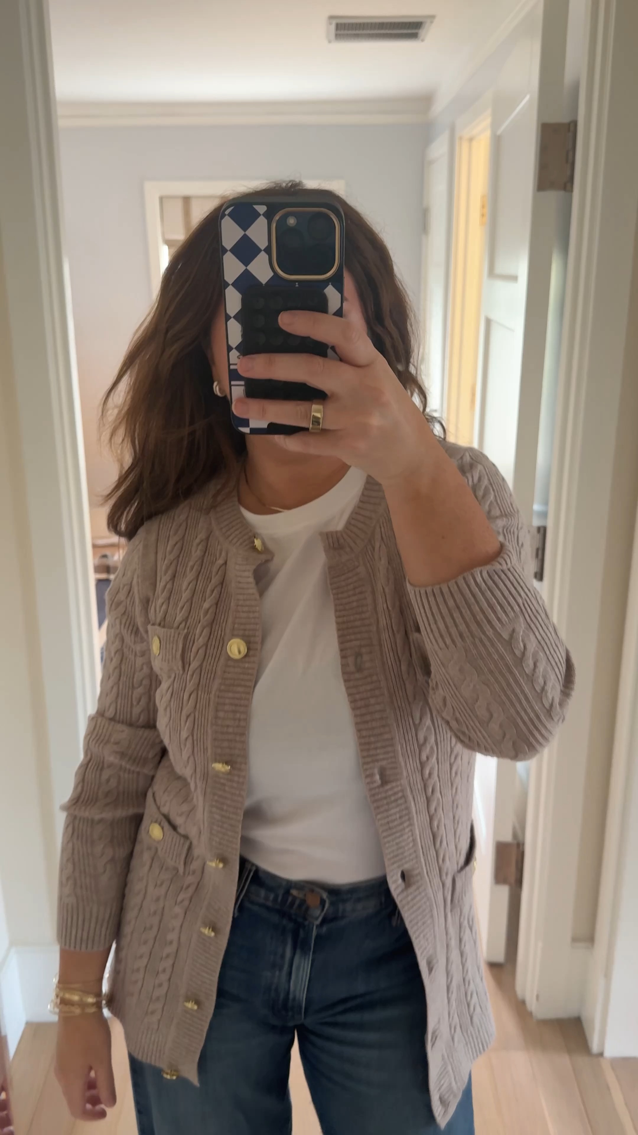 Nantucket Day 4 outfit! I am obsessed with this sweater. So cute! 

sweater l ann taylor 

 