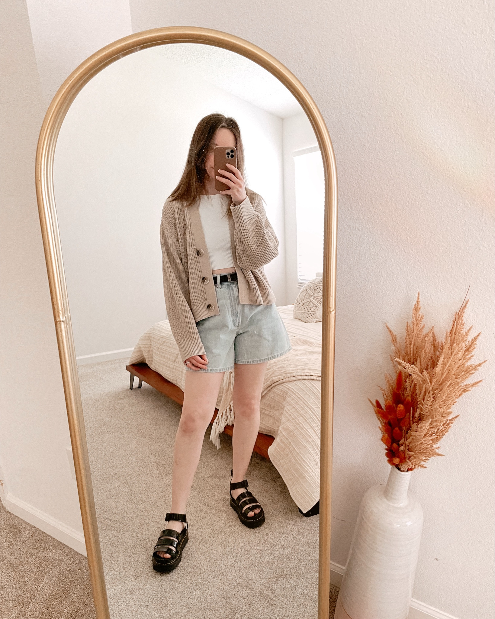 me 🤝🏻 easy neutral fits

#LTKstyletip