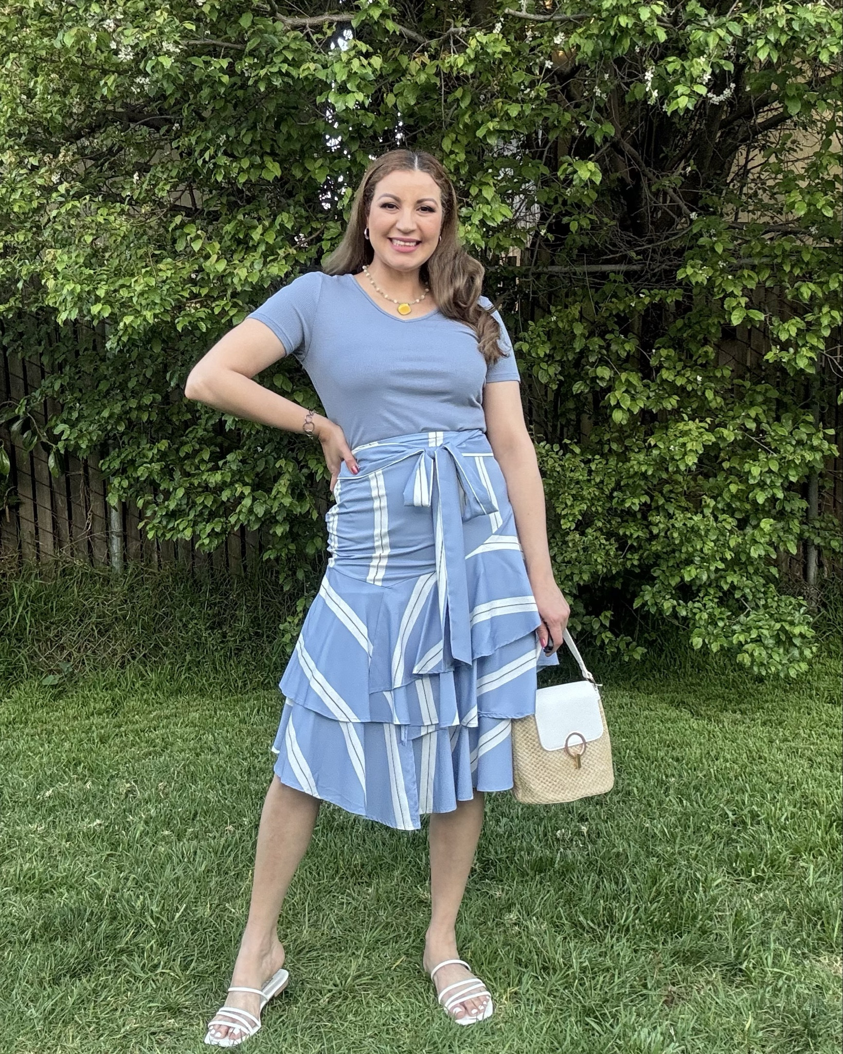 Neer Pack of 4 Women's V-neck Cotton T-Shirts, Short Sleeve, Ribbed, Slim, Casual, Basic, Summer, Multi Pack.
Size:M

#LTKMidsize #LTKSaleAlert #LTKSeasonal

#LTKSeasonal #LTKmomlife #LTKMidsize