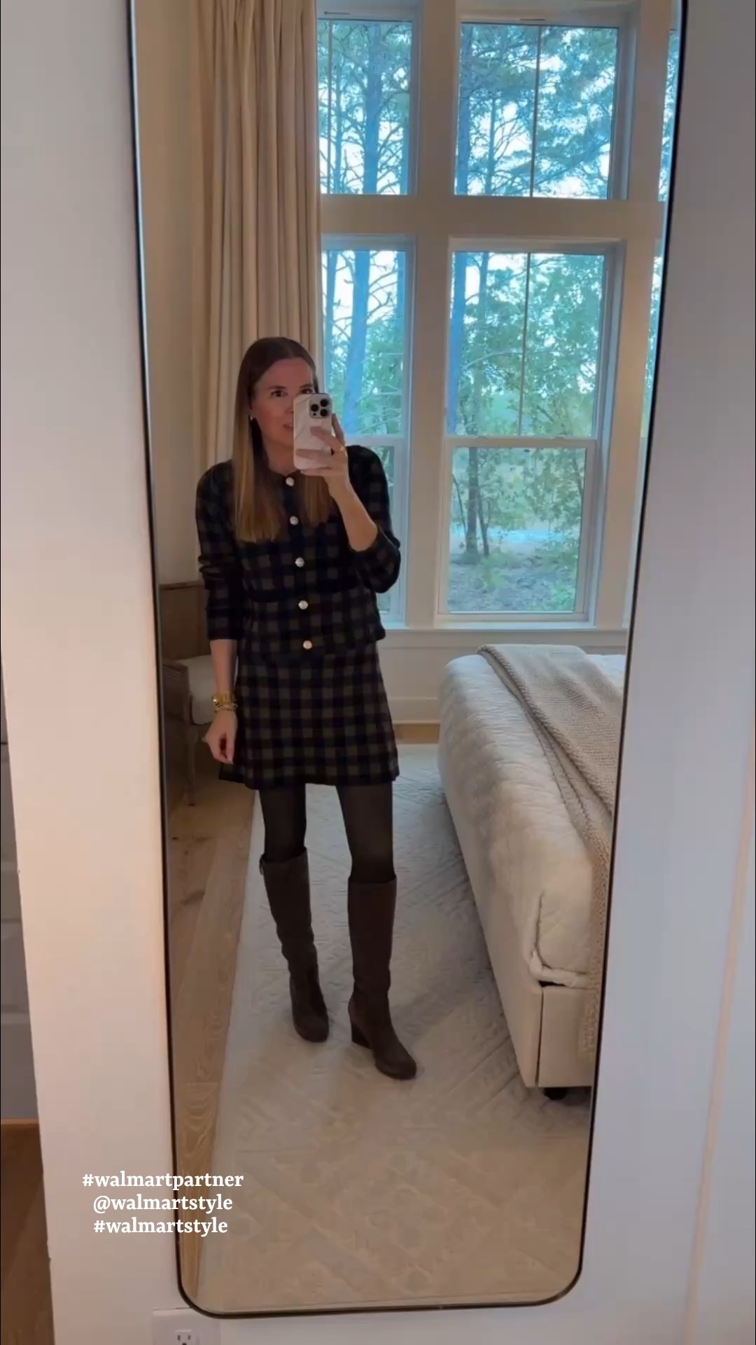 #walmartparrner I’m head over heels for these holiday looks. Both are incredibly comfortable and so cute! @walmartstyle #walmartstyle 